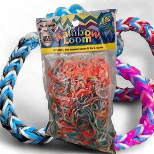45 packs of Craft Bands in Holiday colors--Each pack has 600 bands & 24 C-Clips